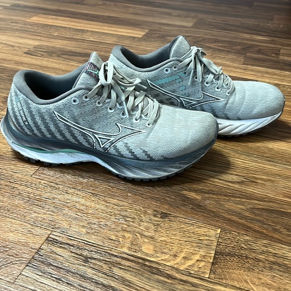 Mizuno Wave Inspire 19 shoes - Picture 1 of 6